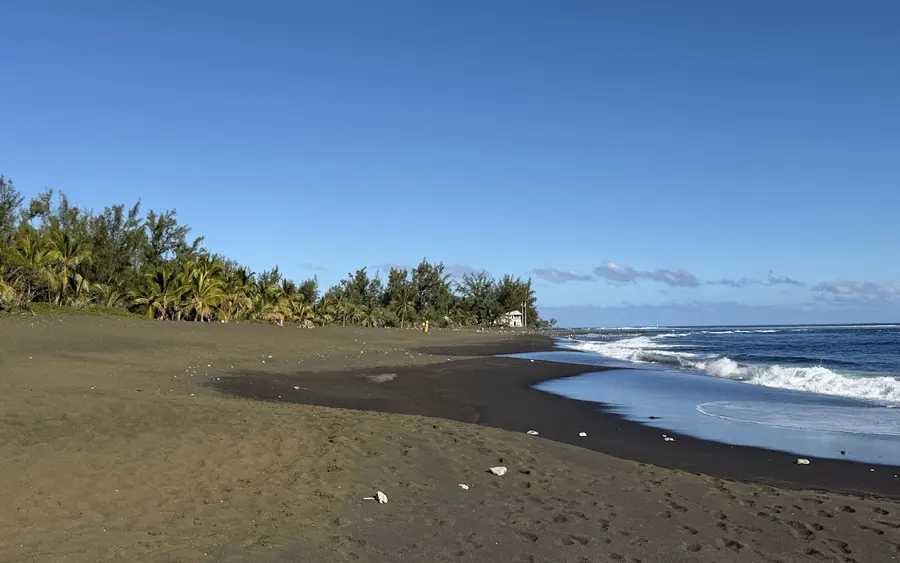 La plage de sable noir, L'Étang-Salé